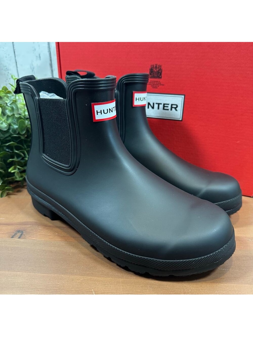 Hunter Black Chelsea Short Rain Boots with Logo Trim New in Box Sz 8 - Picture 2 of 7